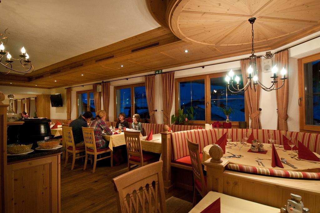Gasthof Alpenblick Tobadill Esterno foto